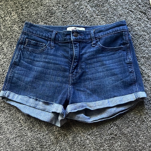 Hollister Pants - Hollister shorts size 5